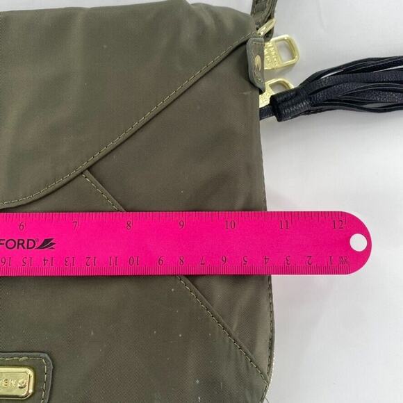 Steve Madden Envelope Crossbody Purse Handbag Expandable Green‎ Nylon Tassel - Picture 5 of 13